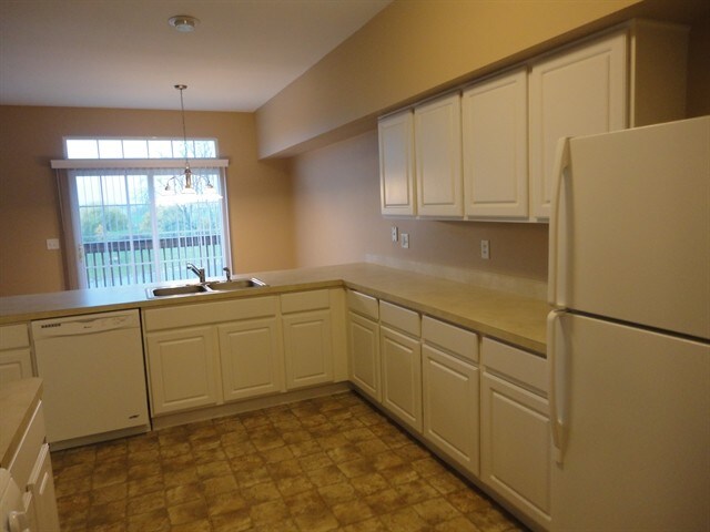 Building Photo - 16441 Willow Walk Drive