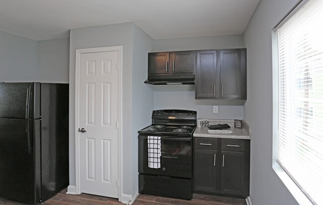 2BR, 2BA - 668 SF - Patriot Derby (FKA Vesta Derby Oaks)