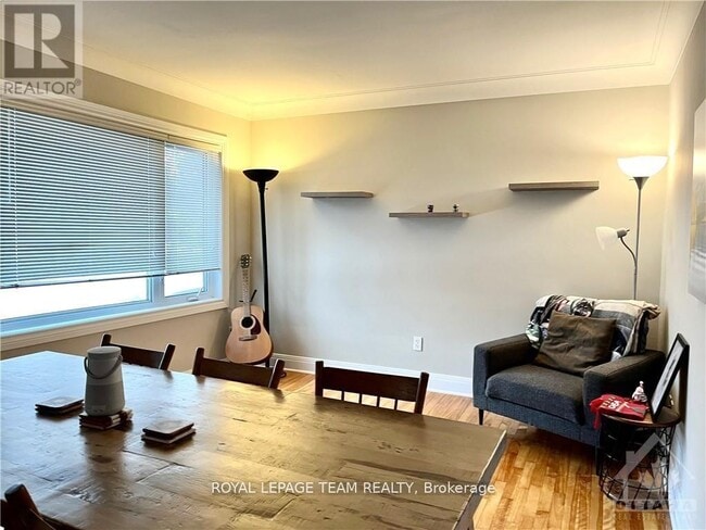 Building Photo - 1650 Alta Vista Dr
