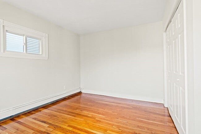 Building Photo - 141 Sydney St