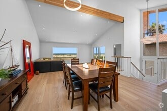 Building Photo - 92 Trinidad Bend