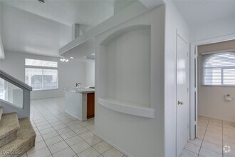 Building Photo - 1703 Silver Glen Ave