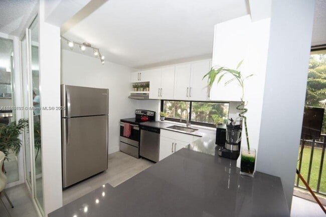 Foto del edificio - 2 bedroom in Sunny Isles Beach FL 33060