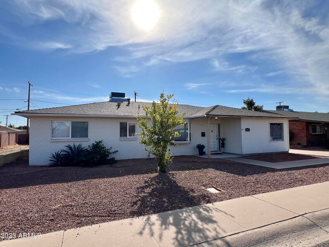 Foto principal - 7329 E Lewis Ave