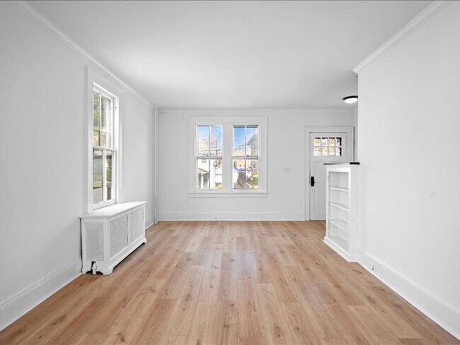 Foto del edificio - Spacious Pet Friendly 4 Bedroom Rental in ...