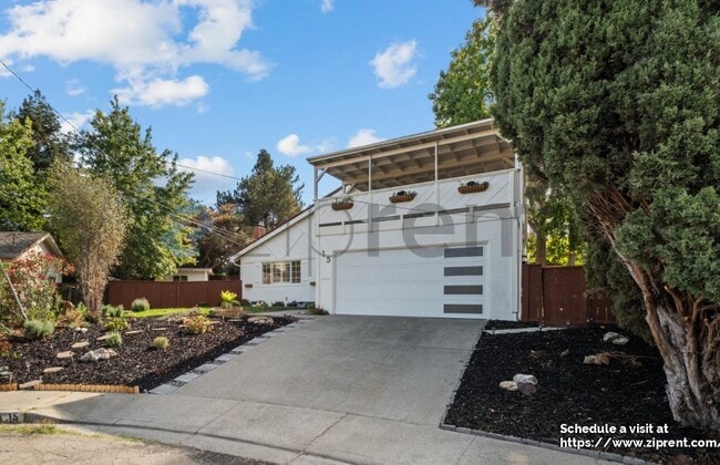 Building Photo - 15 Norse Ct