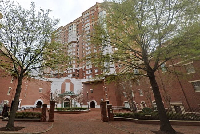 Building Photo - 2121 Jamieson Ave