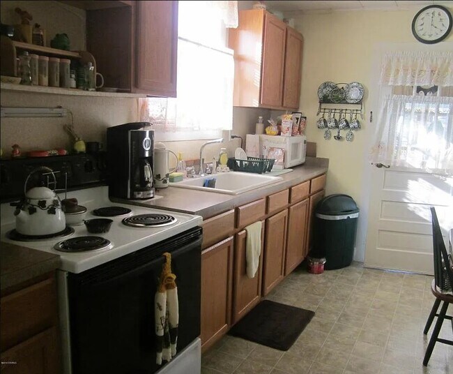 Building Photo - 206 Schley St