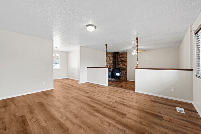 Foto del edificio - 309 W Maple Ave