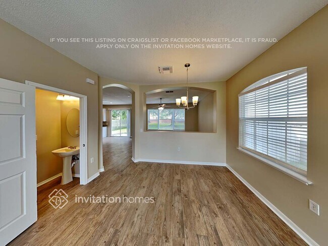 Building Photo - 2022 Meadow Pond Way