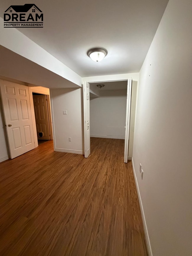 Building Photo - 205 Oakburne Pl