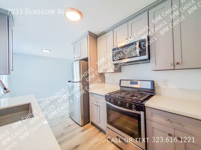 Building Photo - 1bd/1ba Ground Level Front Unit in a Quiet...