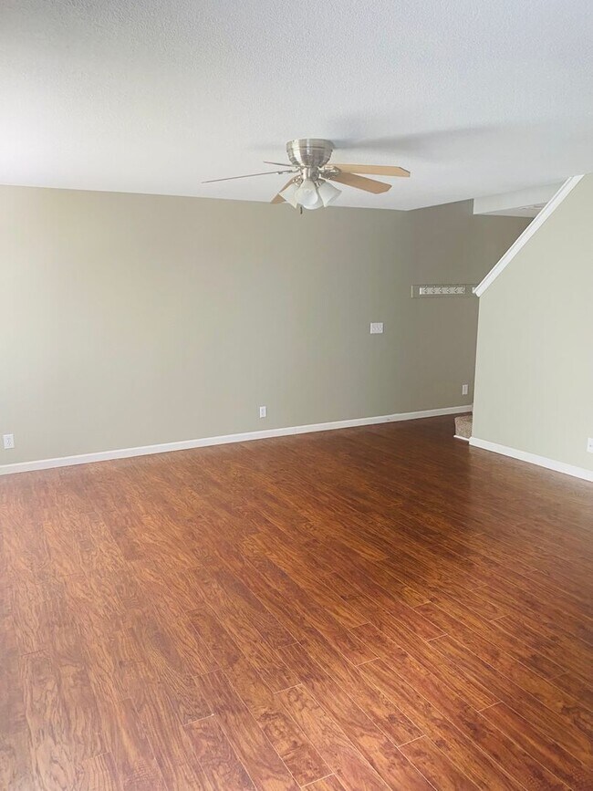 Building Photo - Close to Fort Riley, 3 Bedroom Home