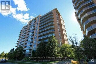 Building Photo - 1140-1140 Parkwest Pl