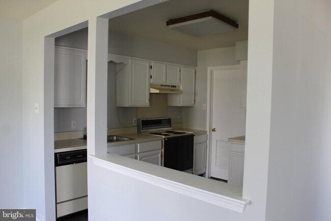 Foto del edificio - 211 Mews Dr