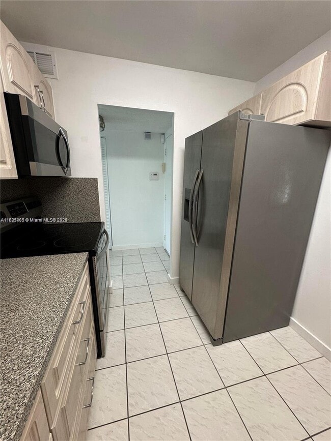 Foto del edificio - 7787 SW 86th St