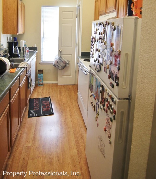 Building Photo - 2 br, 2 bath House - 3056 Pine Valley
