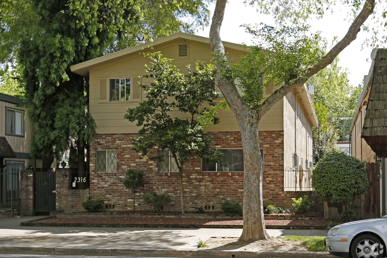 Building Photo - 2316 Capitol Ave