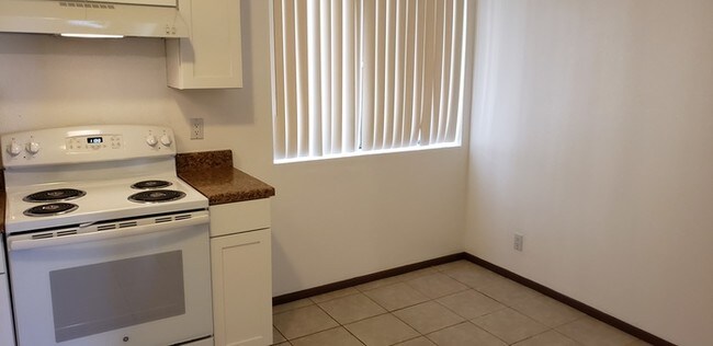 Building Photo - 2 bedroom apartment in Sandia Heights