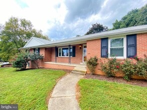 Building Photo - 11102 Putman Rd