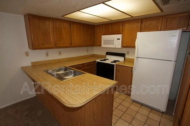 Foto del edificio - 819 N College Ave