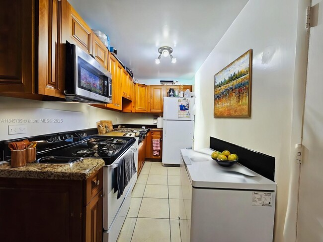 Foto del edificio - 8788 SW 12th St