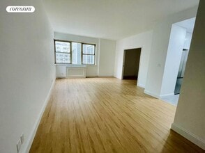 Building Photo - 200 E 58th St