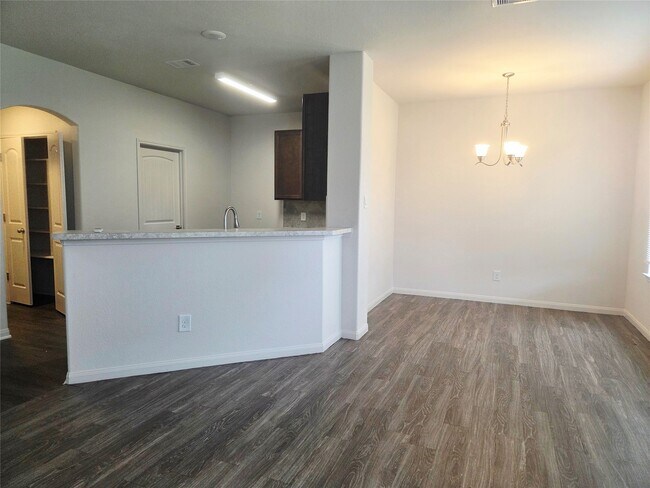 Foto del edificio - 7459 Wheatley Gardens Dr