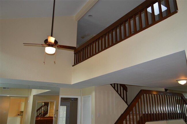 Building Photo - 2143 Country Villa Dr