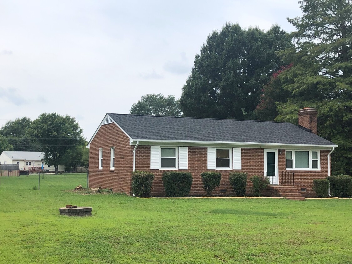 Primary Photo - Mechanicsville Brick Rancher