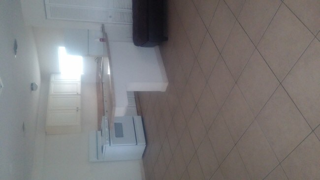 Building Photo - 2119 E Ellicott St