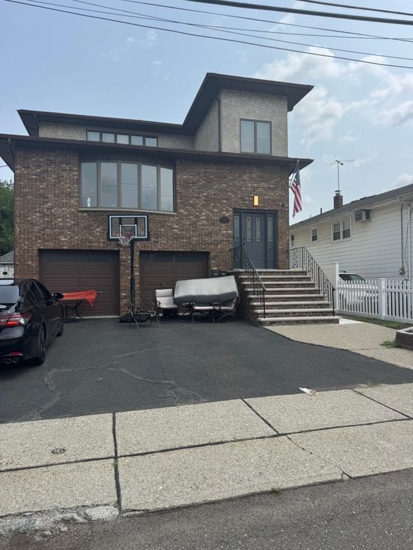 Building Photo - 44 Williams Ave