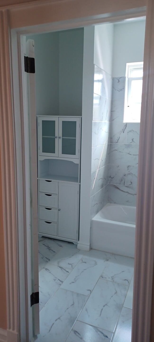 Building Photo - 6458 S Paulina St