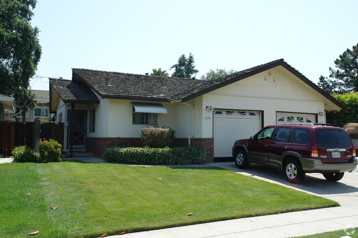 Primary Photo - 474-476 Westlake Dr
