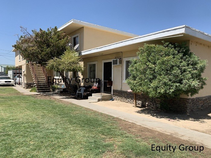 Upstairs apartment available in Hanford! Apartment for Rent in