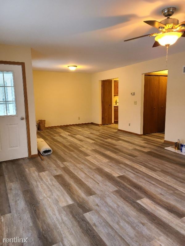 Building Photo - 3 br, 1.5 bath Townhome - 215 S. Water St.