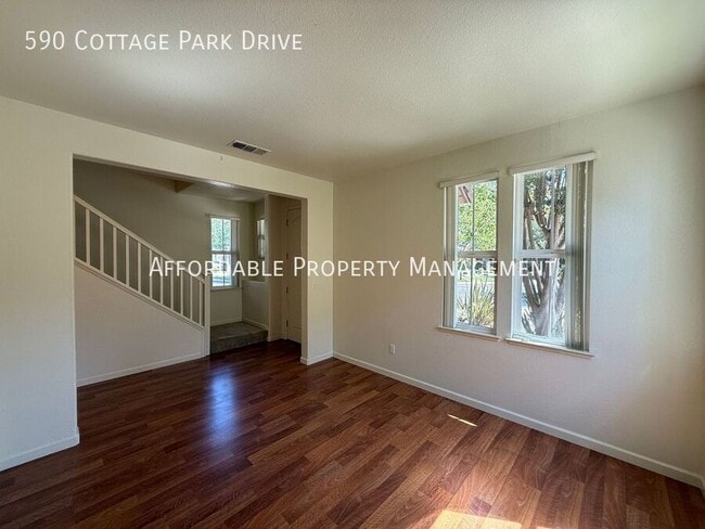 Building Photo - 590 Cottage Park Dr