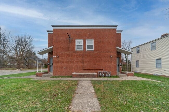 Building Photo - 3334 Maize Rd