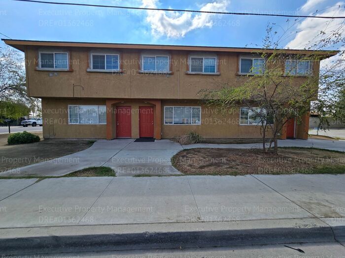 Primary Photo - Spacious 3 bedroom, 2.5 bathroom townhome....