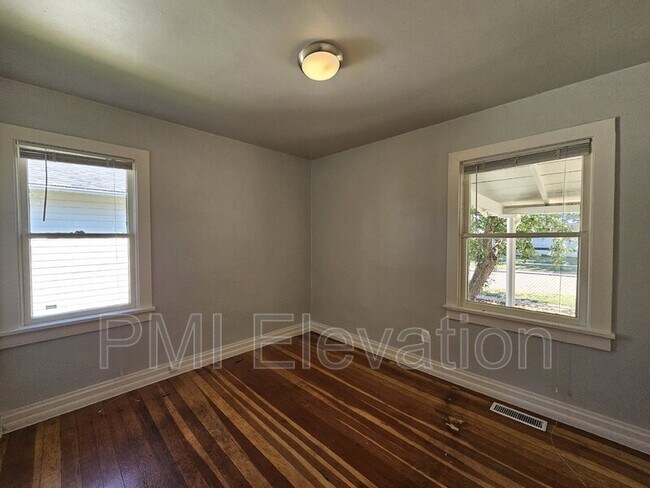 Building Photo - 4165 Zenobia St