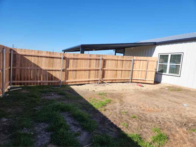 Building Photo - 495 Grellhesl Rd