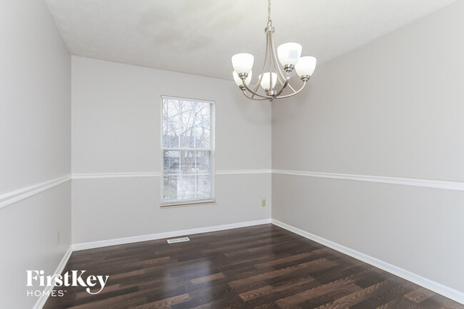 Foto del edificio - 5707 Villas Creek Dr