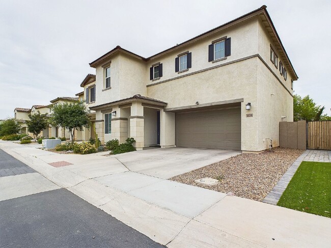 Building Photo - A luxe home in the heart of Chandler