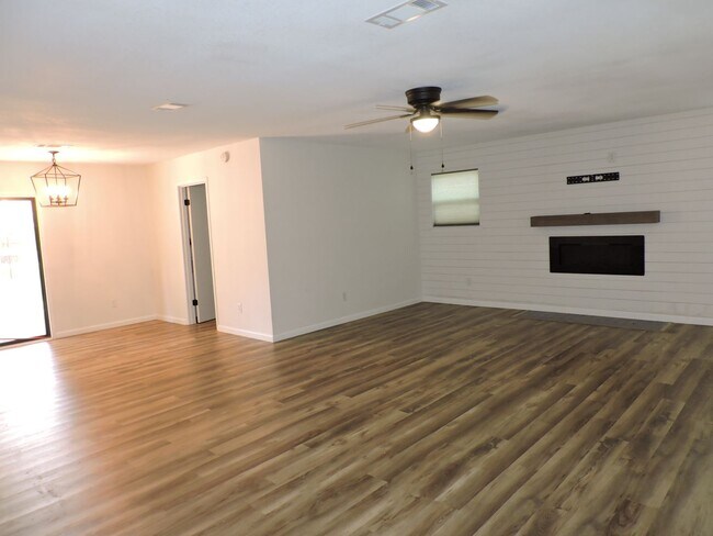 Foto del edificio - Lots of updates!
