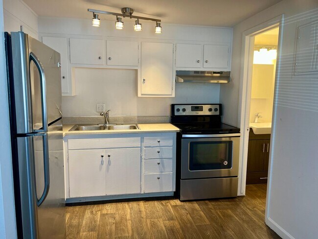 Foto del edificio - Spacious 2-bedroom 1.5 bath unit available in Westminster