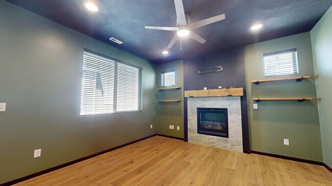 Foto del edificio - Charming Corner-Lot Home – Modern Comfort,...