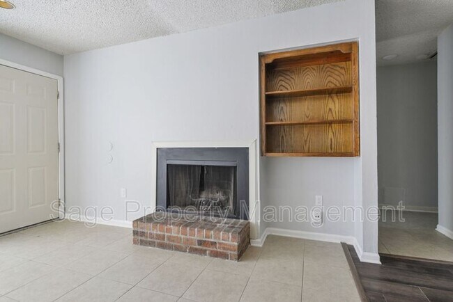 Building Photo - 10612 Stanley Aubin Ln