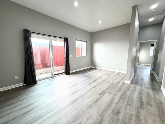 Foto del edificio - Cozy, perfectly located 2 bedroom unit in San Diego!