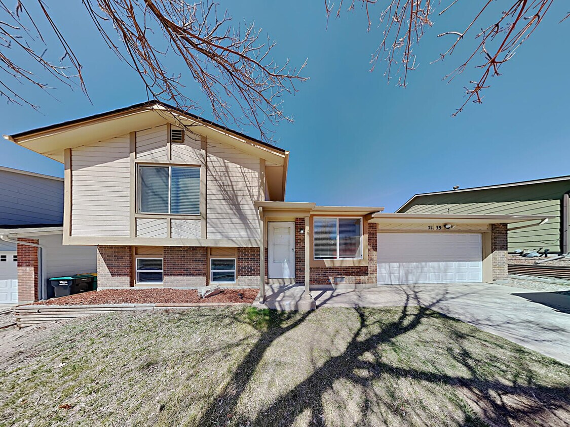 Primary Photo - 2139 Summerfield Dr