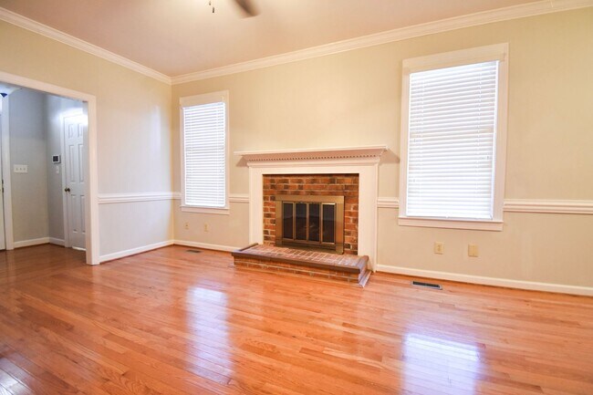 Foto del edificio - Coming Soon! 2 Bedroom 2 Bathroom - No Pets